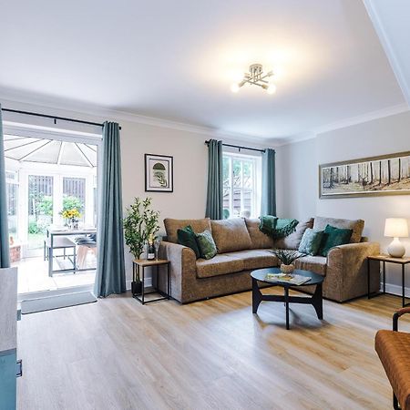 New! Stunning 3-Bed Home In Chester By 53 Degrees Property, Ideal For Groups, Free Parking! Экстерьер фото