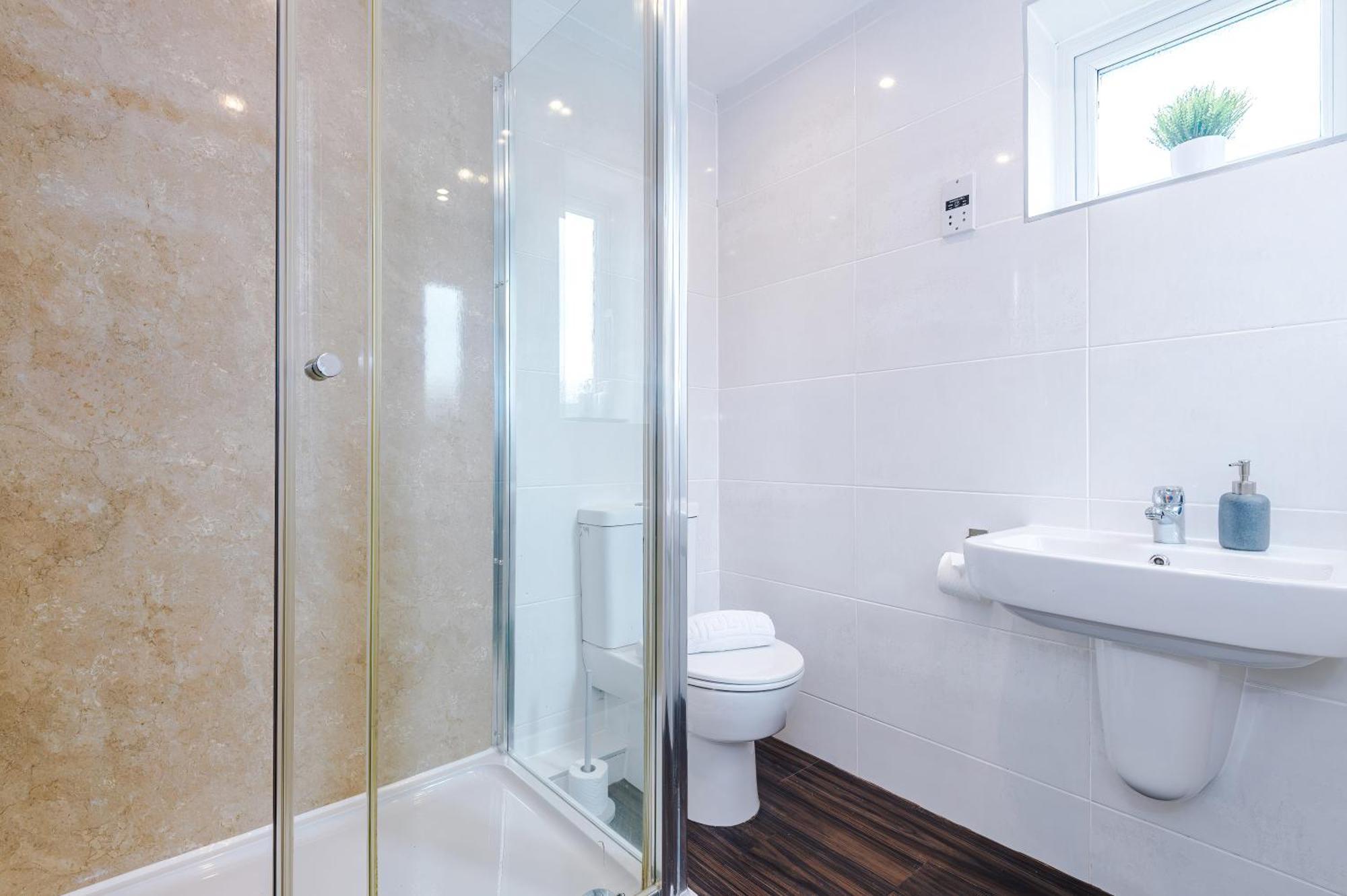 New! Stunning 3-Bed Home In Chester By 53 Degrees Property, Ideal For Groups, Free Parking! Экстерьер фото